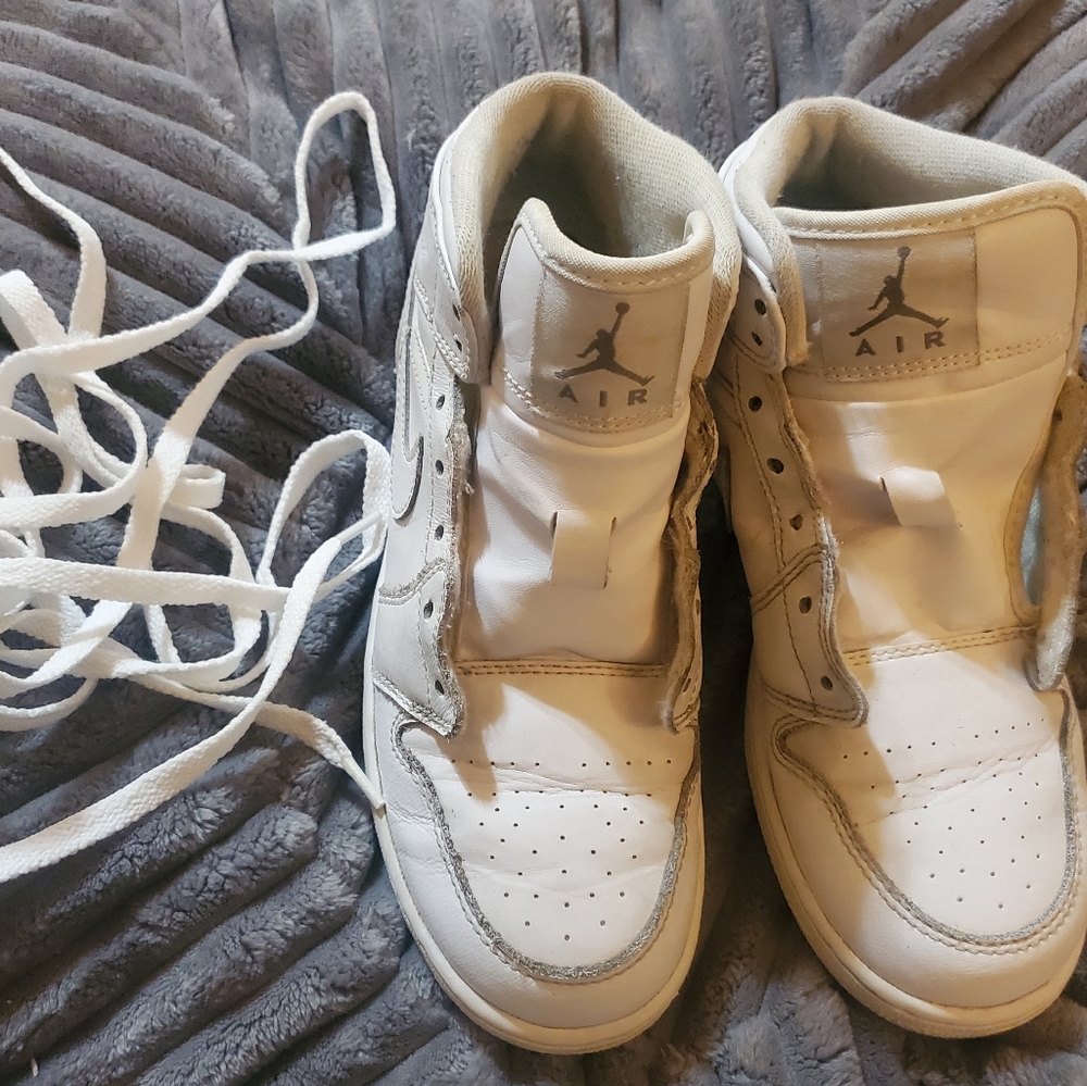 Jordan Air / Nike tennis shoes